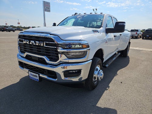 2027 RAM 3500 RAM 3500 TRADESMAN CREW CAB 4X4 8' BOX
