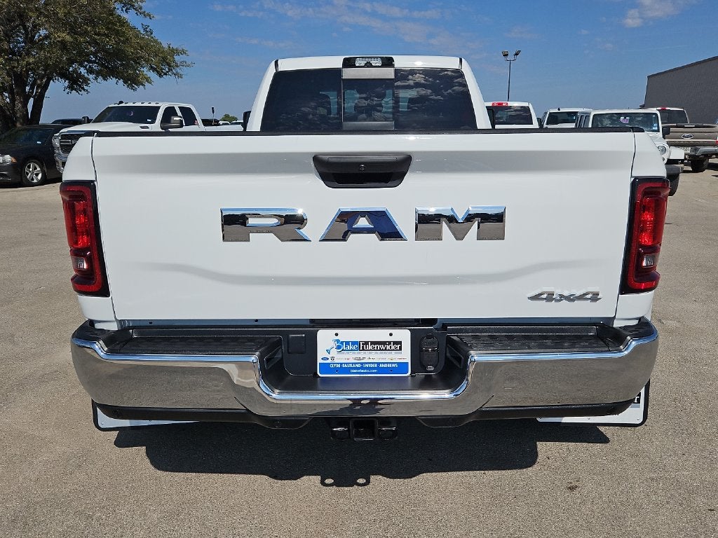 2027 RAM 3500 RAM 3500 TRADESMAN CREW CAB 4X4 8' BOX
