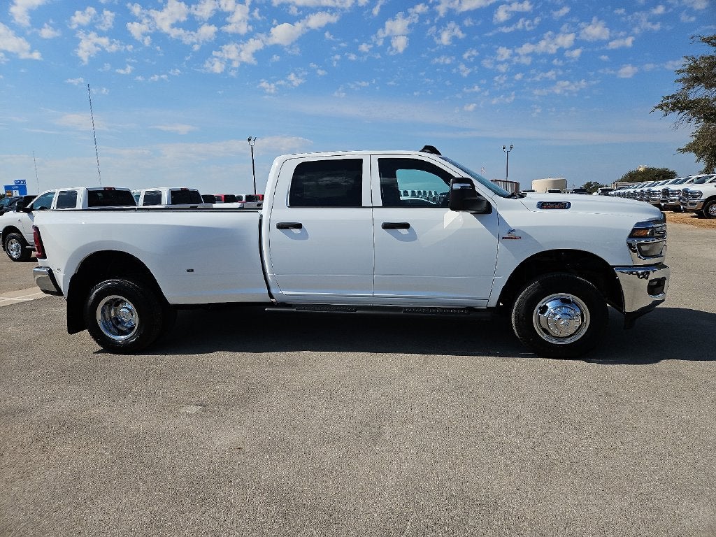 2027 RAM 3500 RAM 3500 TRADESMAN CREW CAB 4X4 8' BOX