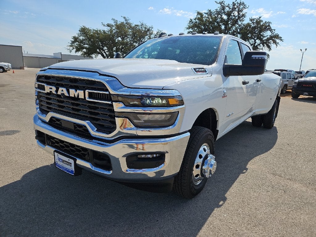 2027 RAM 3500 RAM 3500 LONE STAR CREW CAB 4X4 8' BOX
