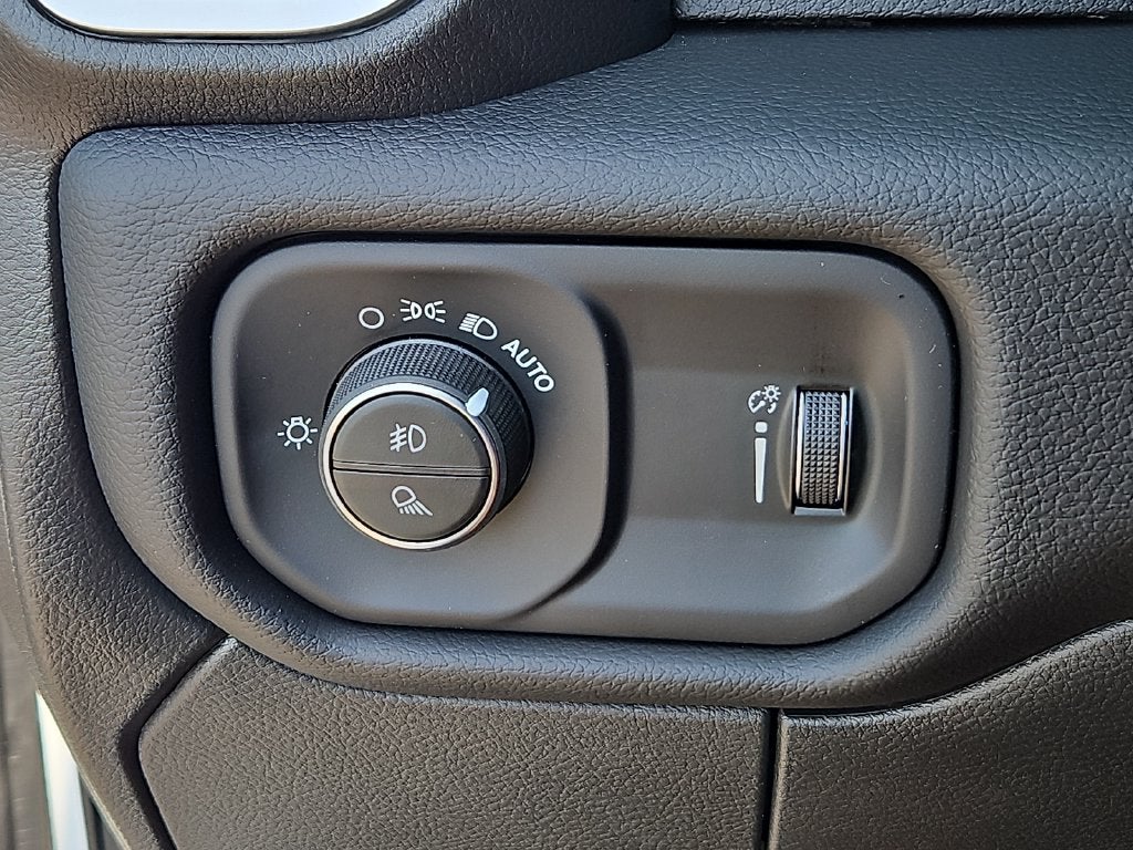2027 RAM 3500 RAM 3500 LONE STAR CREW CAB 4X4 8' BOX