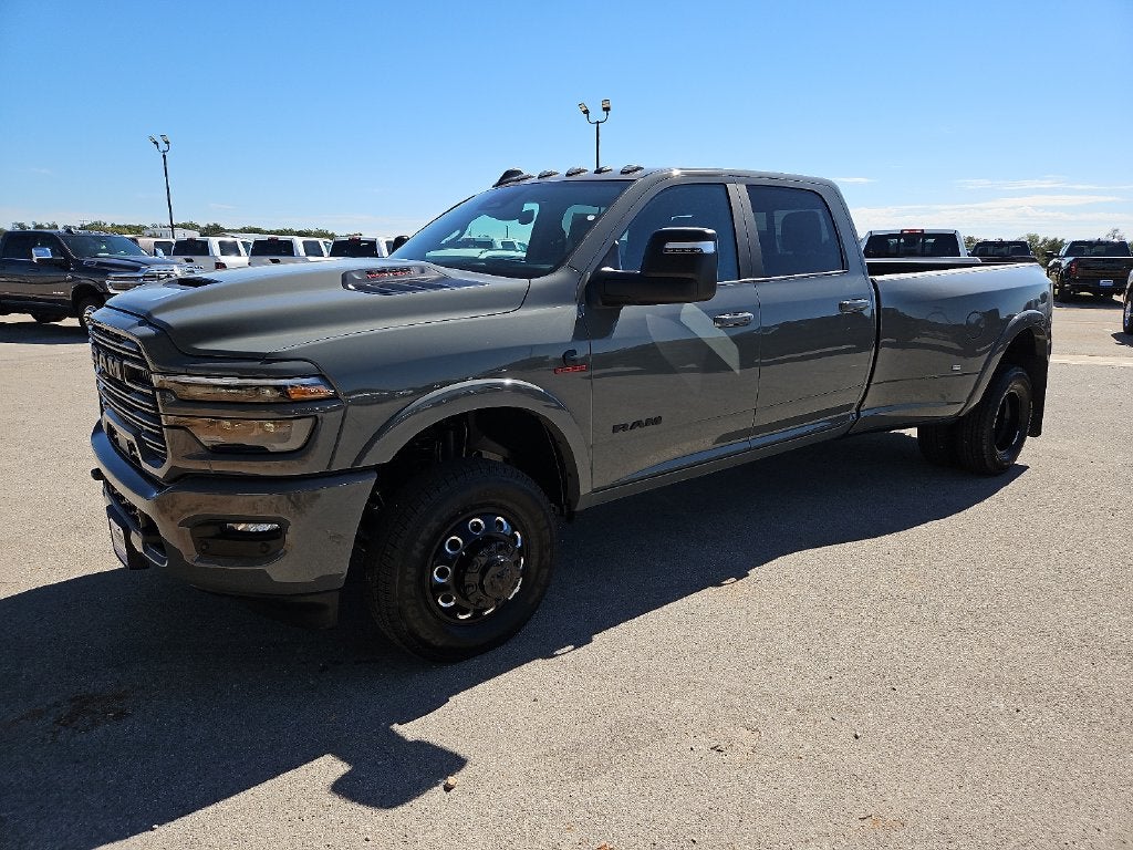 2027 RAM 3500 RAM 3500 LARAMIE CREW CAB 4X4 8' BOX