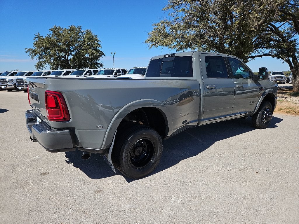 2027 RAM 3500 RAM 3500 LARAMIE CREW CAB 4X4 8' BOX