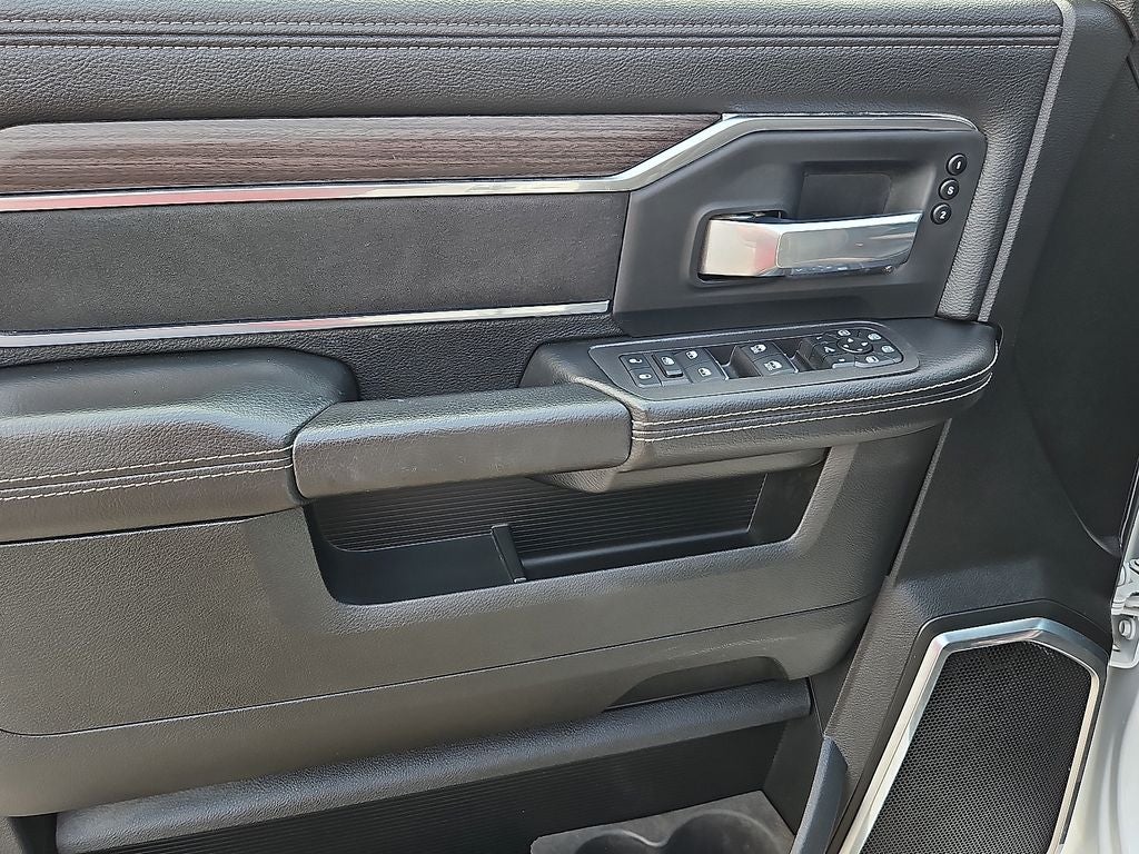 2025 RAM 3500 Laramie Crew Cab 4x4 8' Box