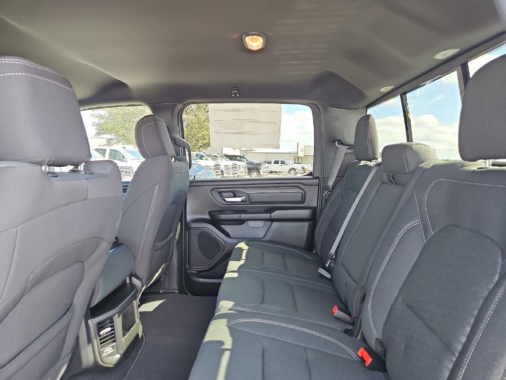 2027 RAM 1500 RAM 1500 EXPRESS CREW CAB 4X2 5'7' BOX