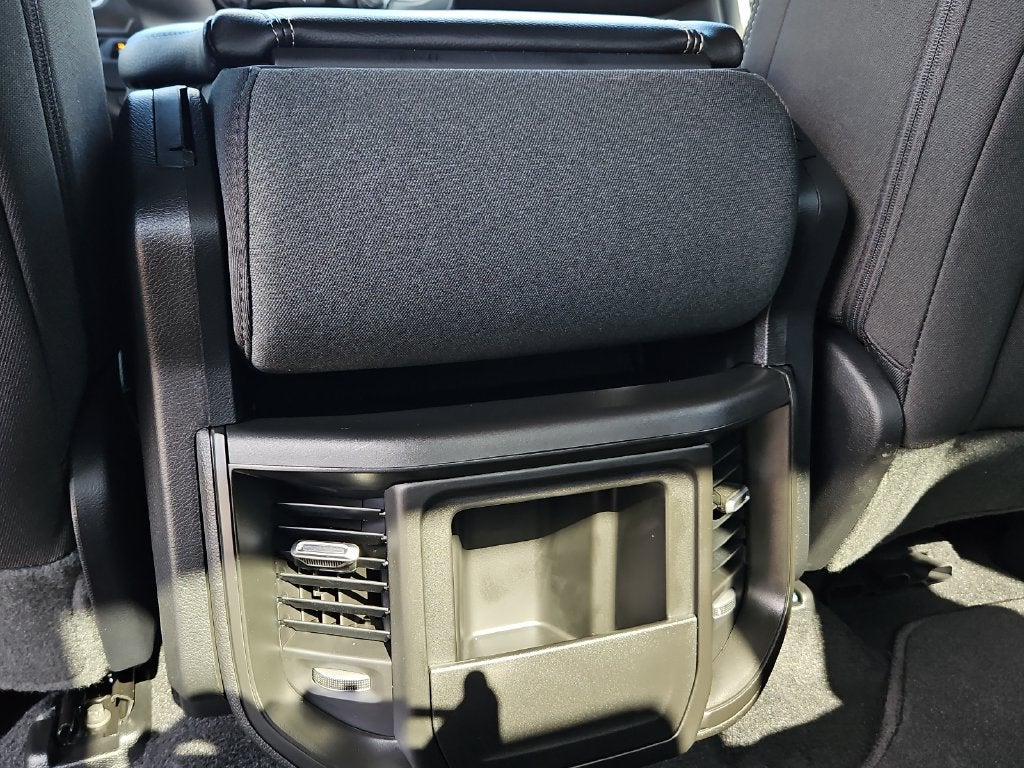 2027 RAM 1500 RAM 1500 EXPRESS CREW CAB 4X2 5'7' BOX