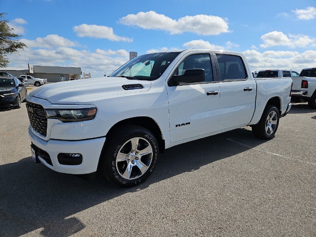 2027 RAM 1500 RAM 1500 EXPRESS CREW CAB 4X2 5'7' BOX