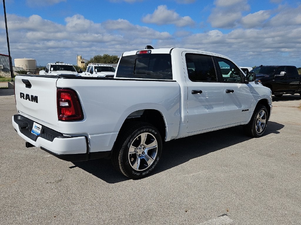 2027 RAM 1500 RAM 1500 EXPRESS CREW CAB 4X2 5'7' BOX