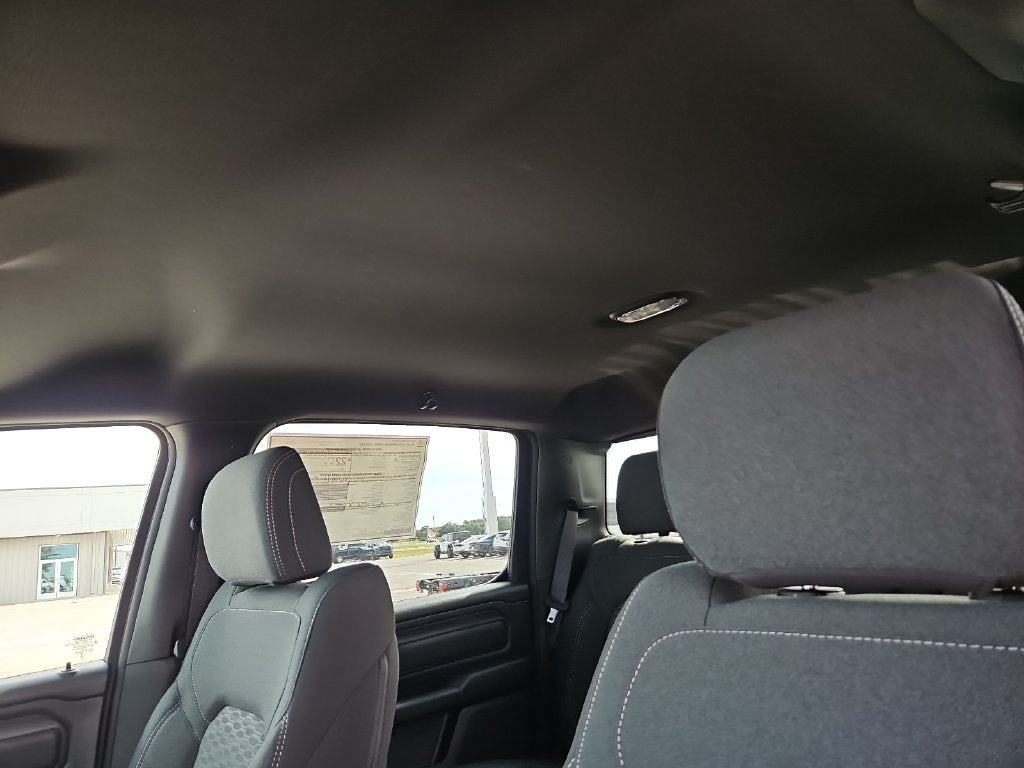 2027 RAM 1500 RAM 1500 EXPRESS CREW CAB 4X2 5'7' BOX