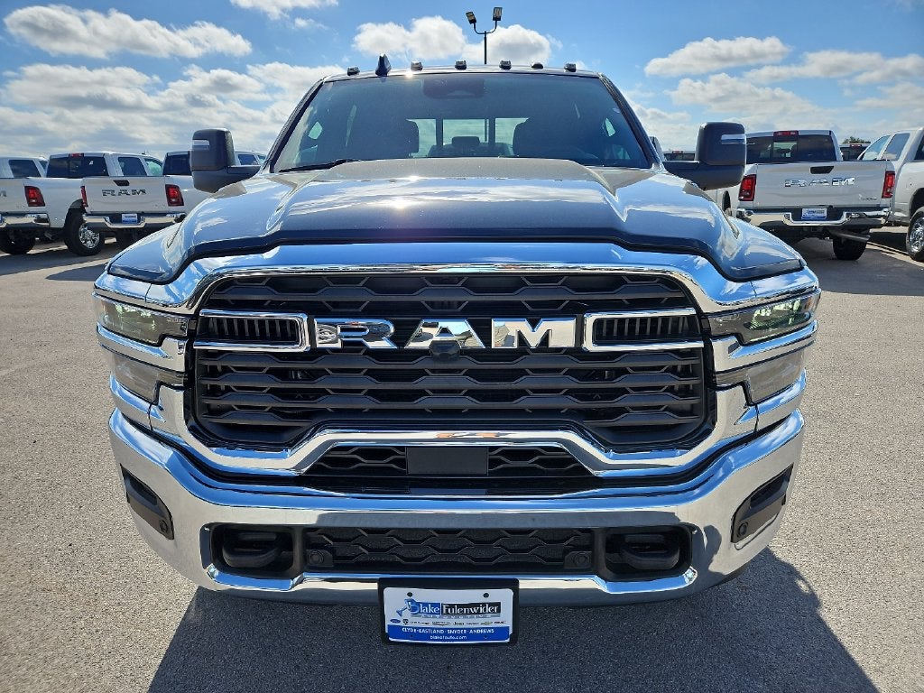 2027 RAM 2500 RAM 2500 TRADESMAN CREW CAB 4X4 6'4' BOX