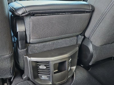 2027 RAM 2500 RAM 2500 TRADESMAN CREW CAB 4X4 6'4' BOX