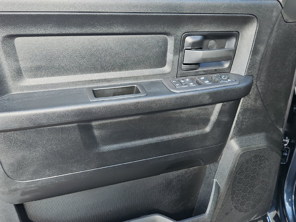 2027 RAM 2500 RAM 2500 TRADESMAN CREW CAB 4X4 6'4' BOX