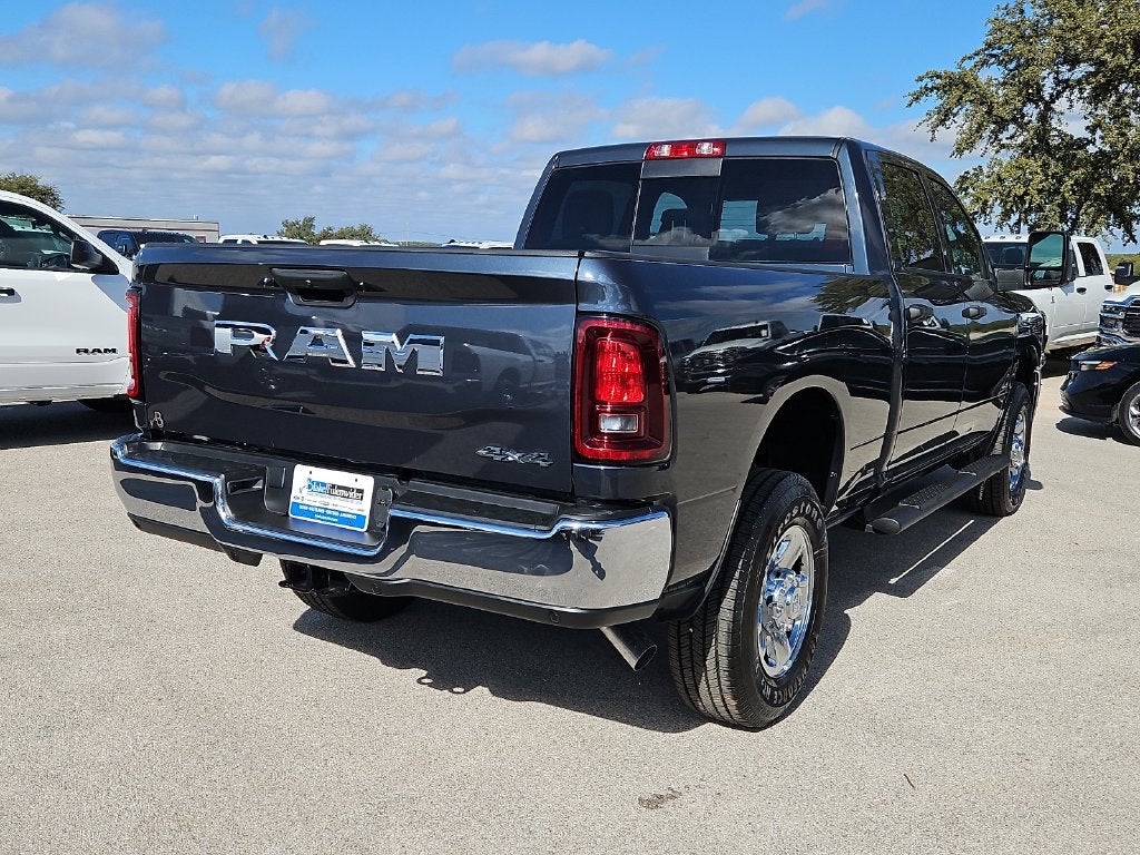 2027 RAM 2500 RAM 2500 TRADESMAN CREW CAB 4X4 6'4' BOX