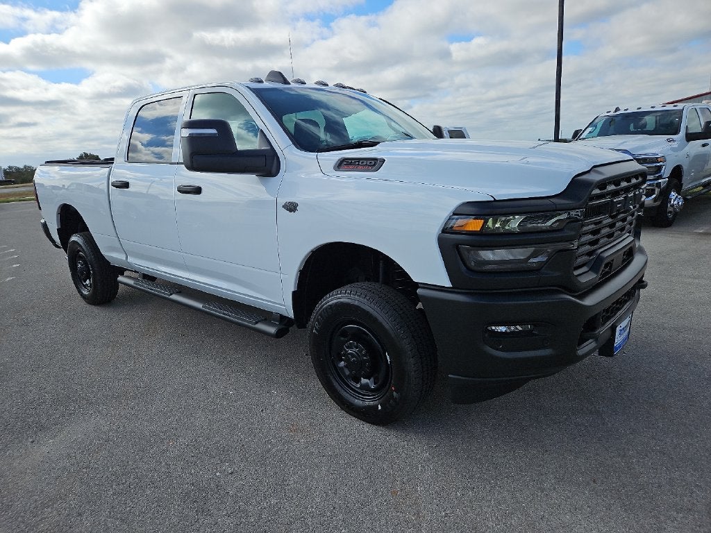2027 RAM 2500 RAM 2500 TRADESMAN CREW CAB 4X4 6'4' BOX