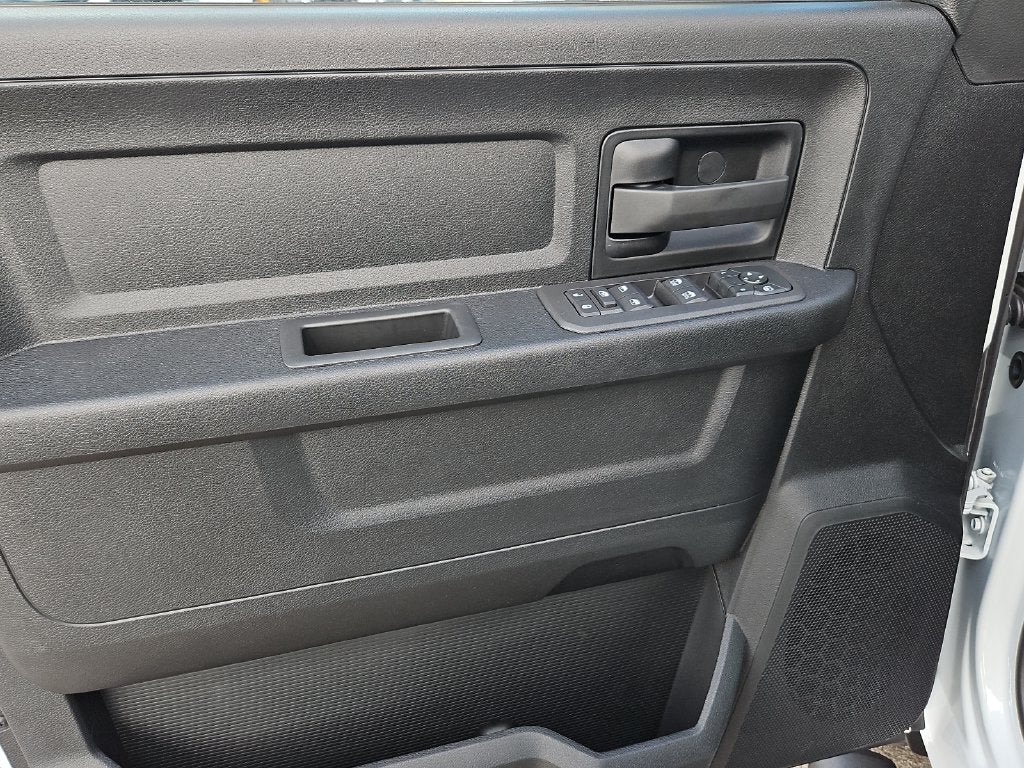 2027 RAM 2500 RAM 2500 TRADESMAN CREW CAB 4X4 6'4' BOX