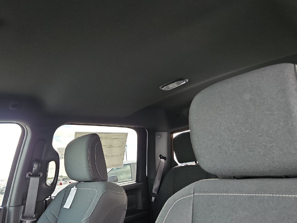 2027 RAM 2500 RAM 2500 TRADESMAN CREW CAB 4X4 6'4' BOX