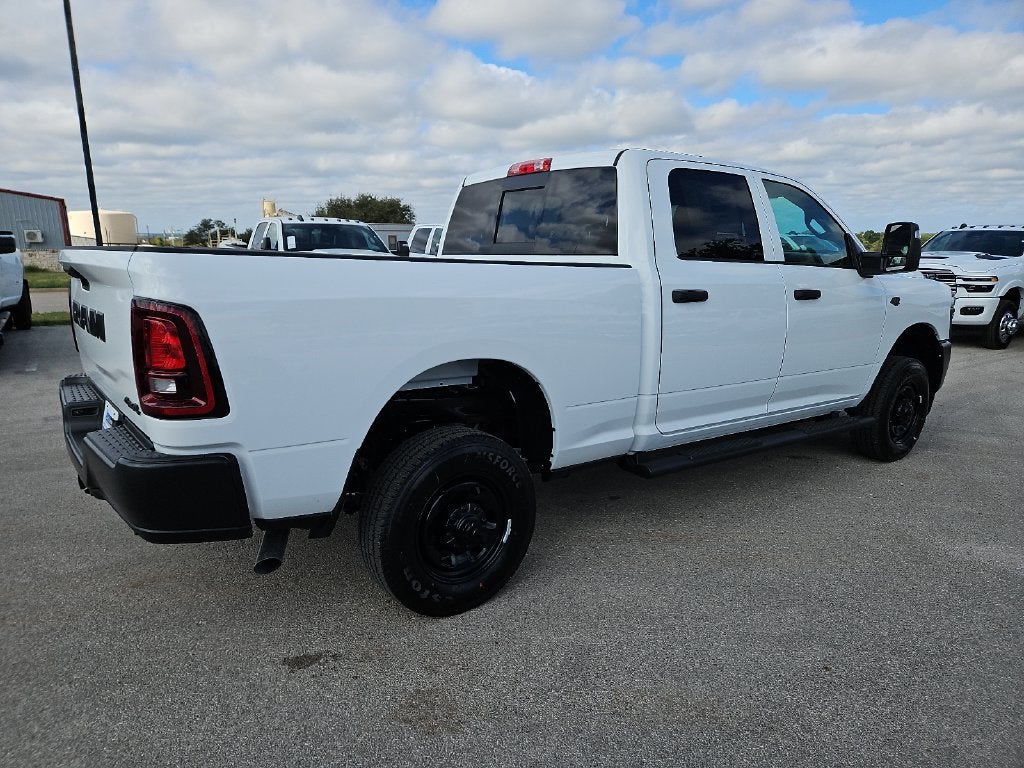 2027 RAM 2500 RAM 2500 TRADESMAN CREW CAB 4X4 6'4' BOX
