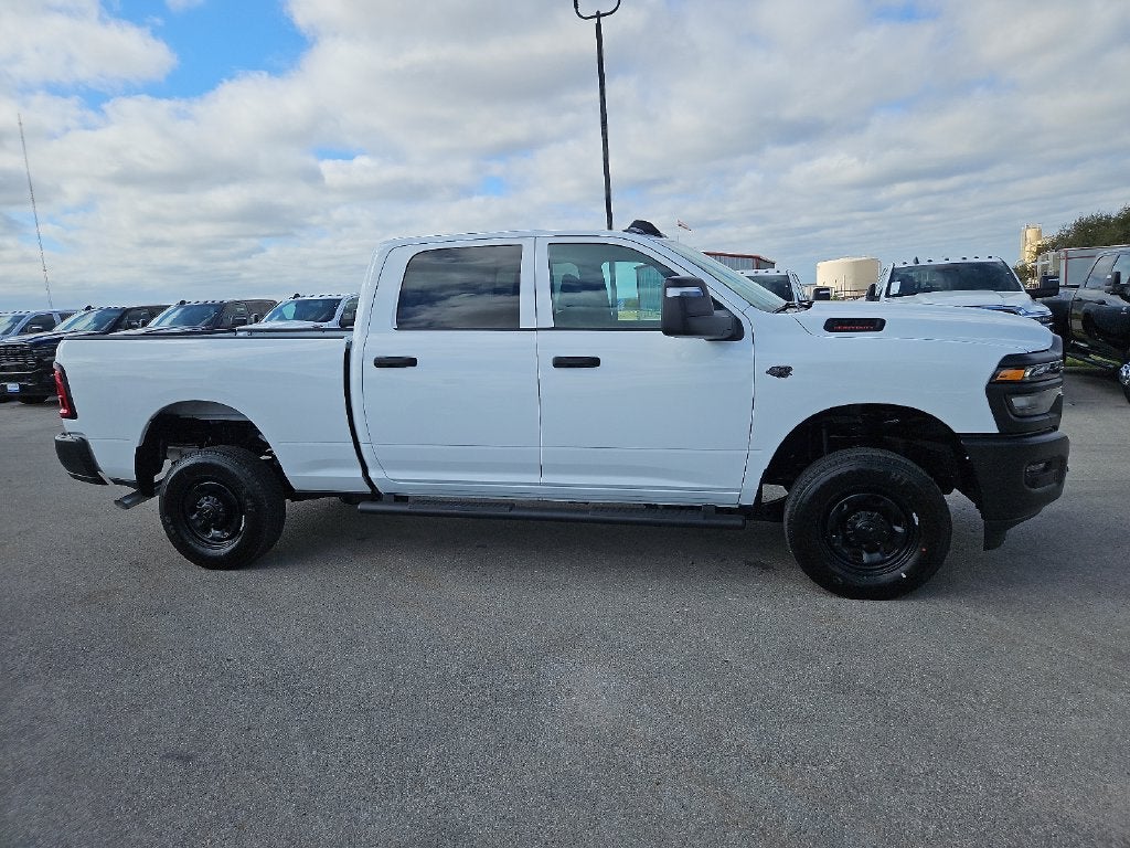 2027 RAM 2500 RAM 2500 TRADESMAN CREW CAB 4X4 6'4' BOX