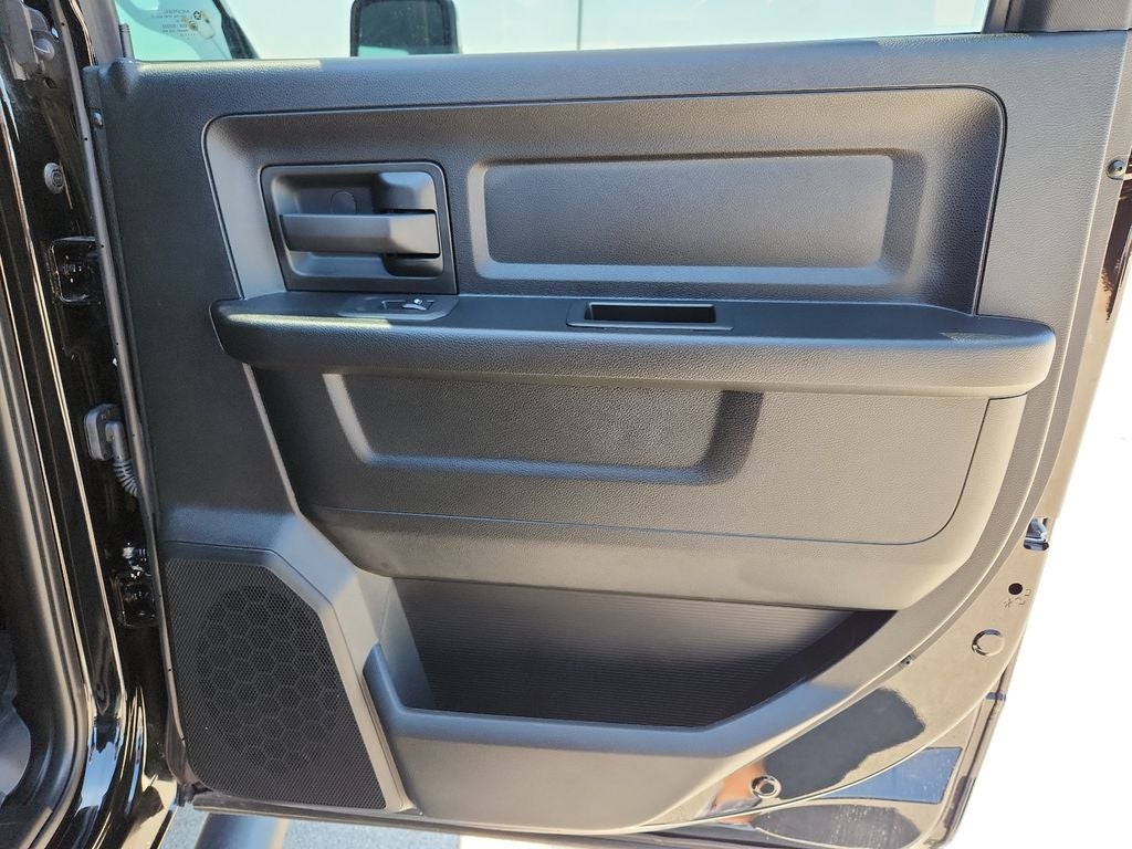 2026 RAM 2500 RAM 2500 BLACK EXPRESS CREW CAB 4X4 6'4' BOX