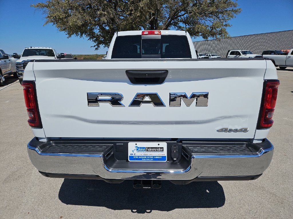 2027 RAM 2500 RAM 2500 TRADESMAN CREW CAB 4X4 8' BOX
