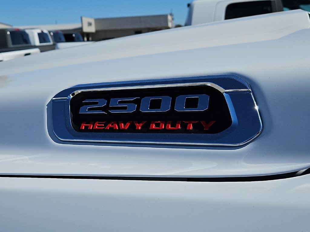 2027 RAM 2500 RAM 2500 TRADESMAN CREW CAB 4X4 8' BOX
