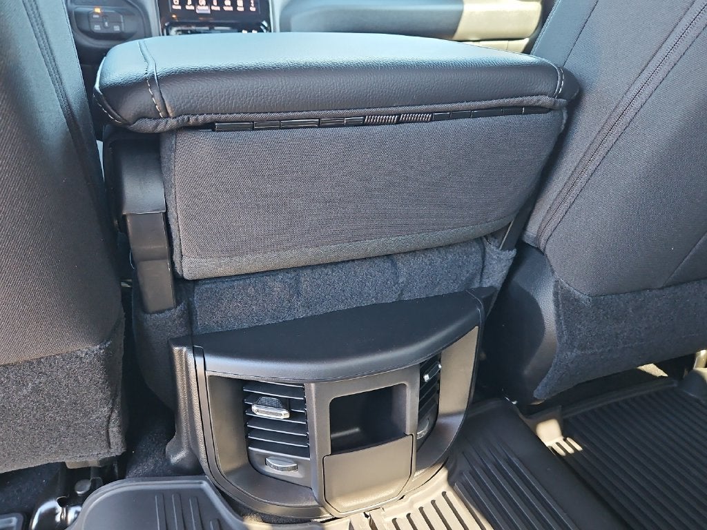 2027 RAM 2500 RAM 2500 TRADESMAN CREW CAB 4X4 8' BOX
