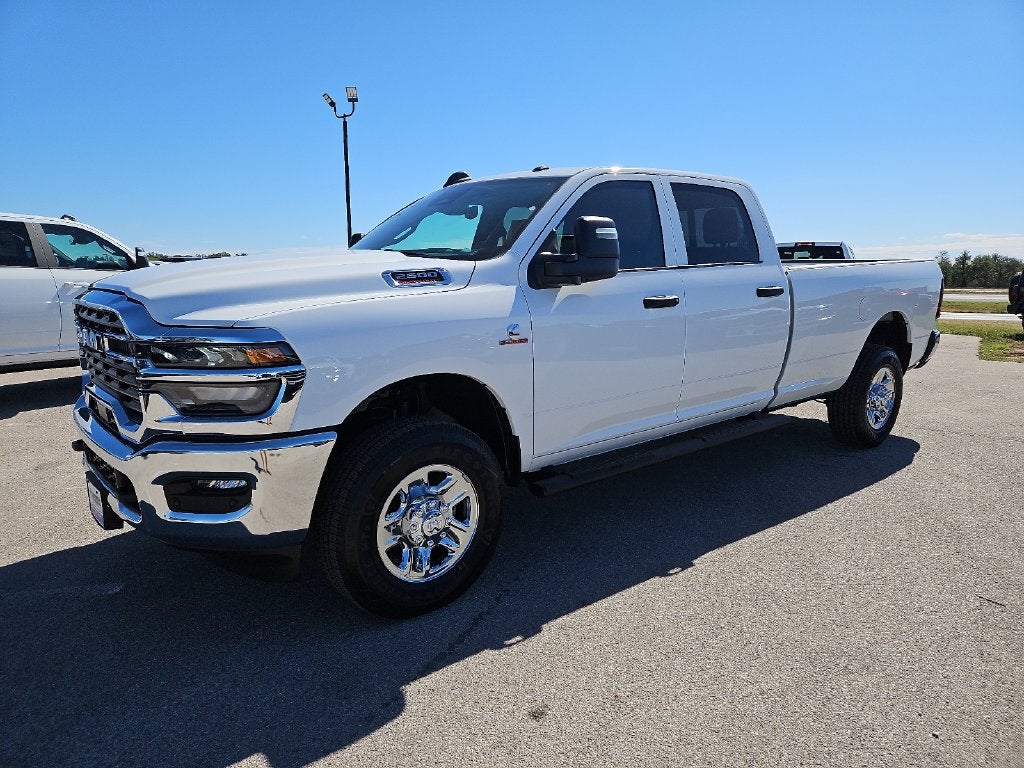 2027 RAM 2500 RAM 2500 TRADESMAN CREW CAB 4X4 8' BOX