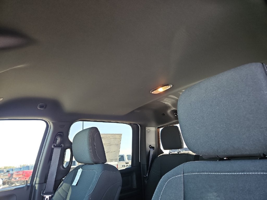 2027 RAM 2500 RAM 2500 TRADESMAN CREW CAB 4X4 8' BOX