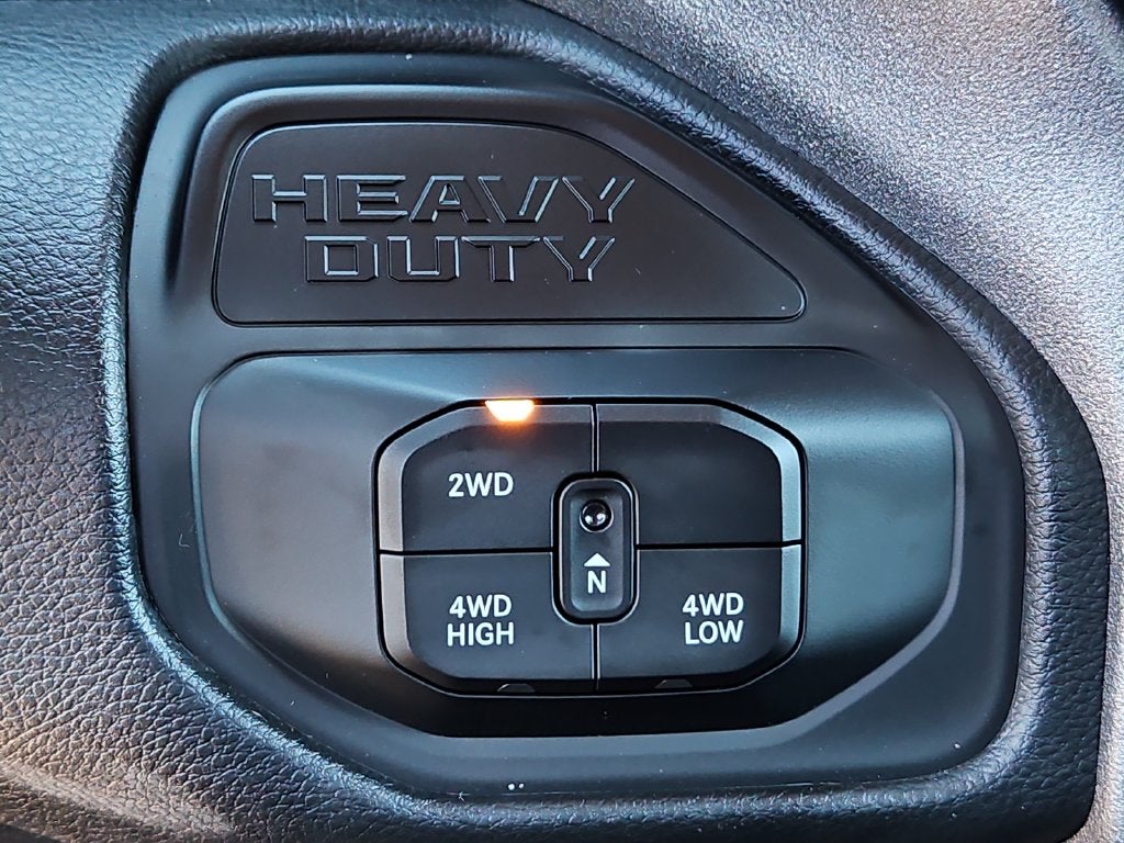 2027 RAM 2500 RAM 2500 TRADESMAN CREW CAB 4X4 8' BOX