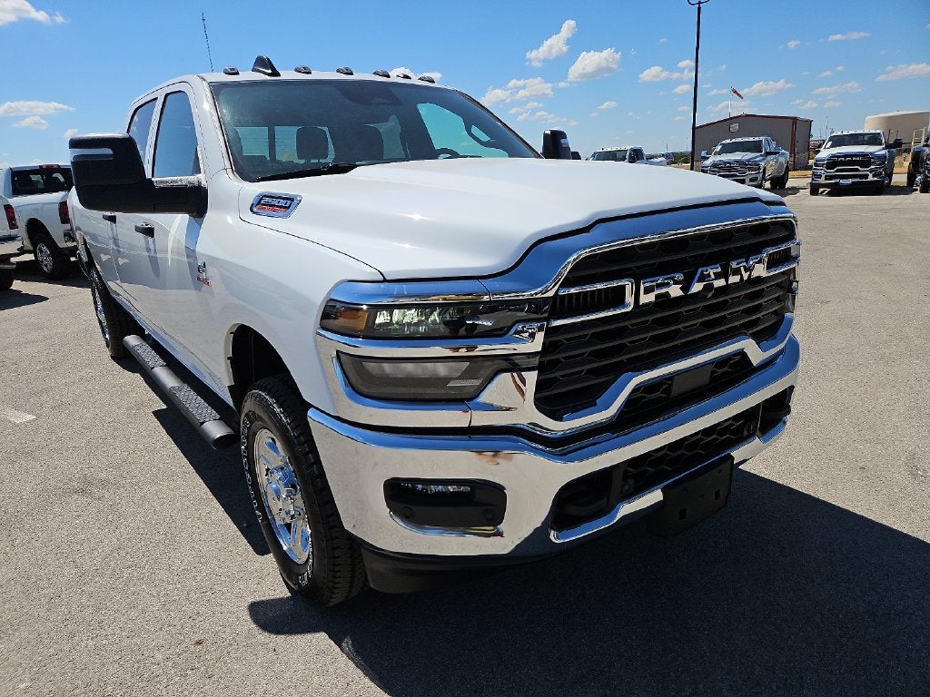 2027 RAM 2500 RAM 2500 TRADESMAN CREW CAB 4X4 8' BOX