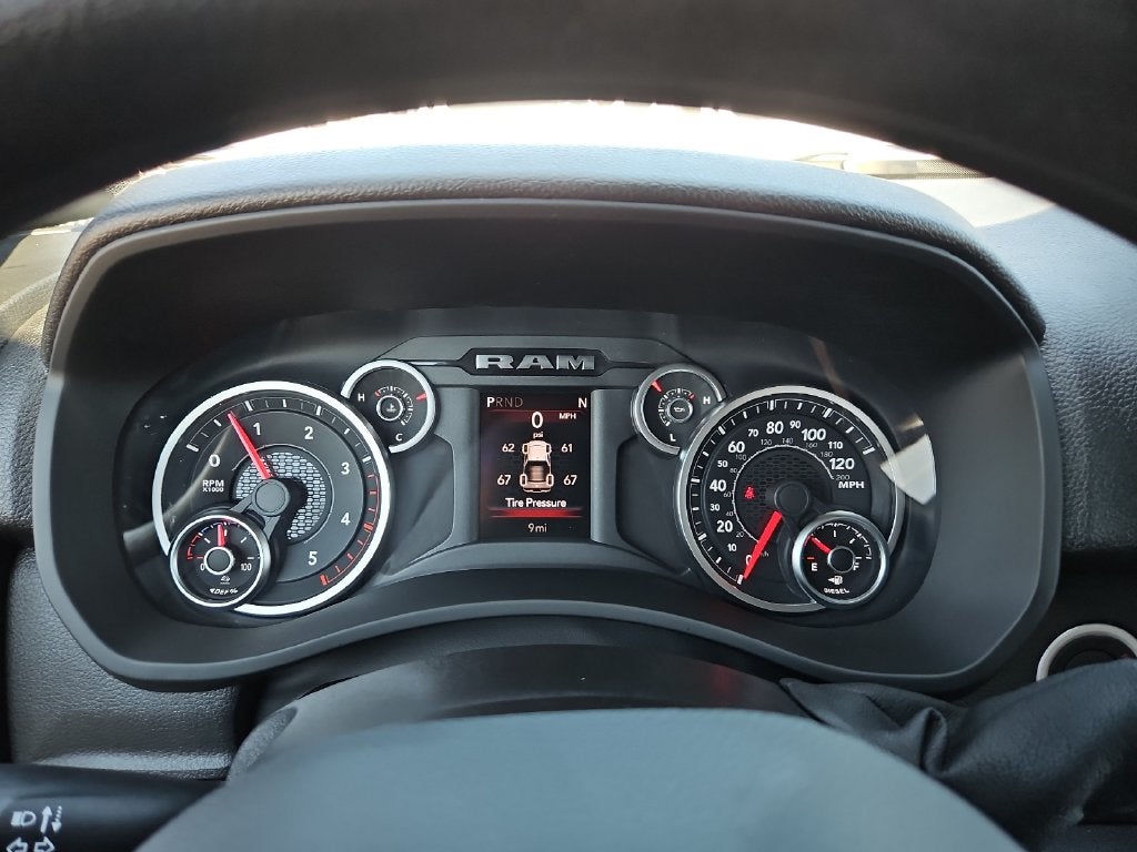 2027 RAM 2500 RAM 2500 TRADESMAN CREW CAB 4X4 8' BOX