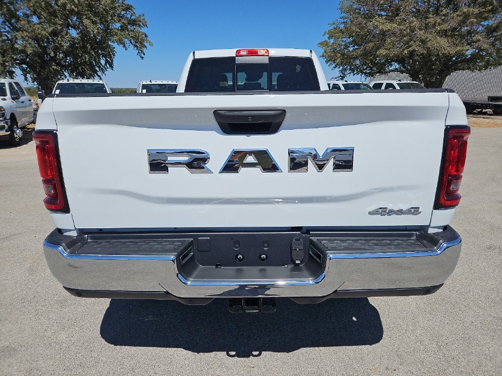 2027 RAM 2500 RAM 2500 TRADESMAN CREW CAB 4X4 8' BOX