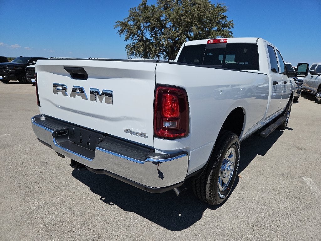 2027 RAM 2500 RAM 2500 TRADESMAN CREW CAB 4X4 8' BOX