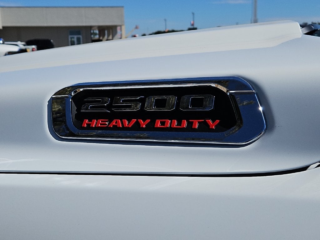 2027 RAM 2500 RAM 2500 TRADESMAN CREW CAB 4X4 8' BOX