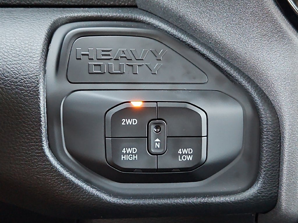 2027 RAM 2500 RAM 2500 TRADESMAN CREW CAB 4X4 8' BOX