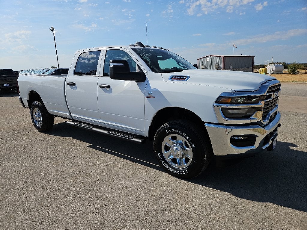 2027 RAM 2500 RAM 2500 TRADESMAN CREW CAB 4X4 8' BOX
