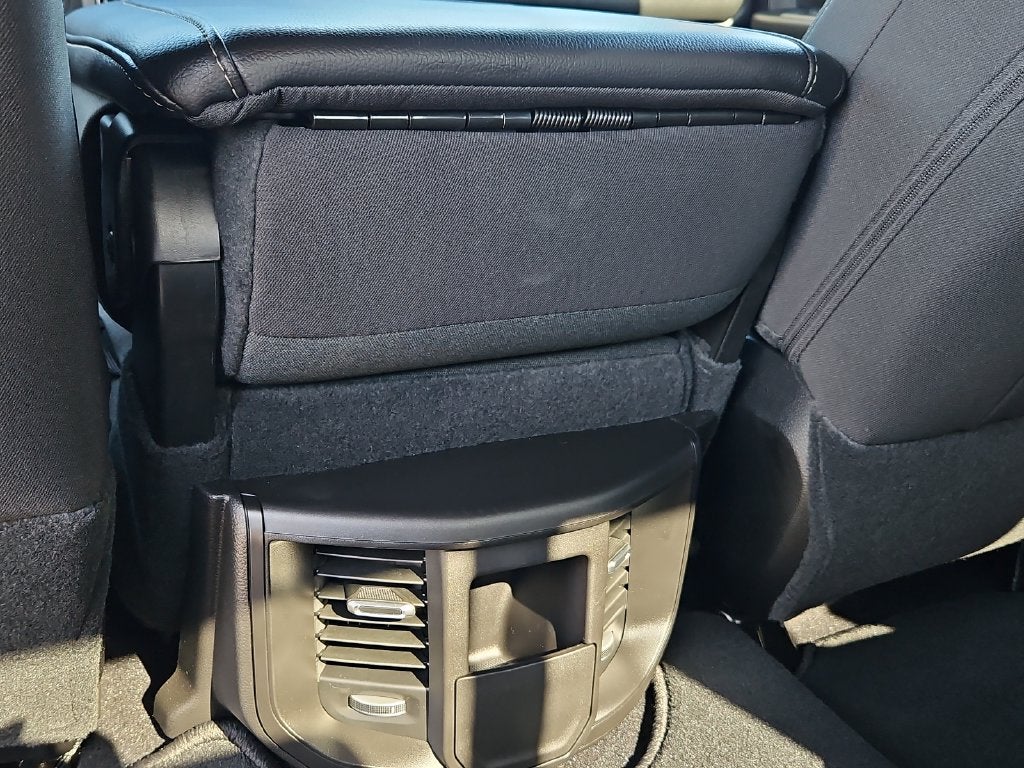 2027 RAM 2500 RAM 2500 TRADESMAN CREW CAB 4X4 8' BOX