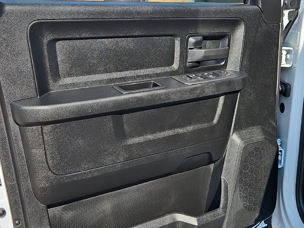 2027 RAM 2500 RAM 2500 TRADESMAN CREW CAB 4X4 8' BOX