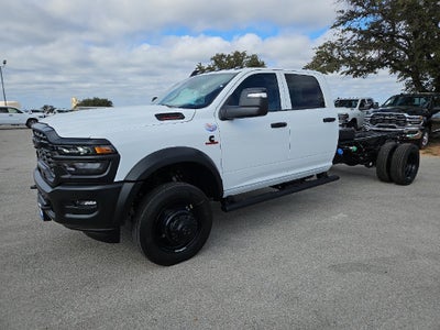 2027 RAM Ram 5500 Chassis Cab RAM 5500 TRADESMAN CHASSIS CREW CAB 4X4 84' CA