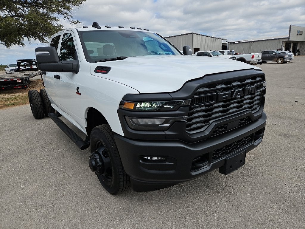 2027 RAM 3500 Chassis Cab RAM 3500 TRADESMAN CREW CAB CHASSIS 4X4 60' CA
