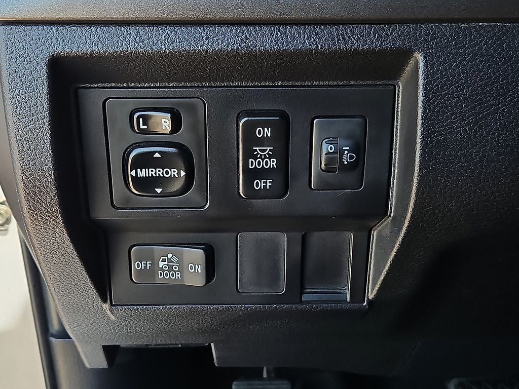 2015 Toyota Tundra Base