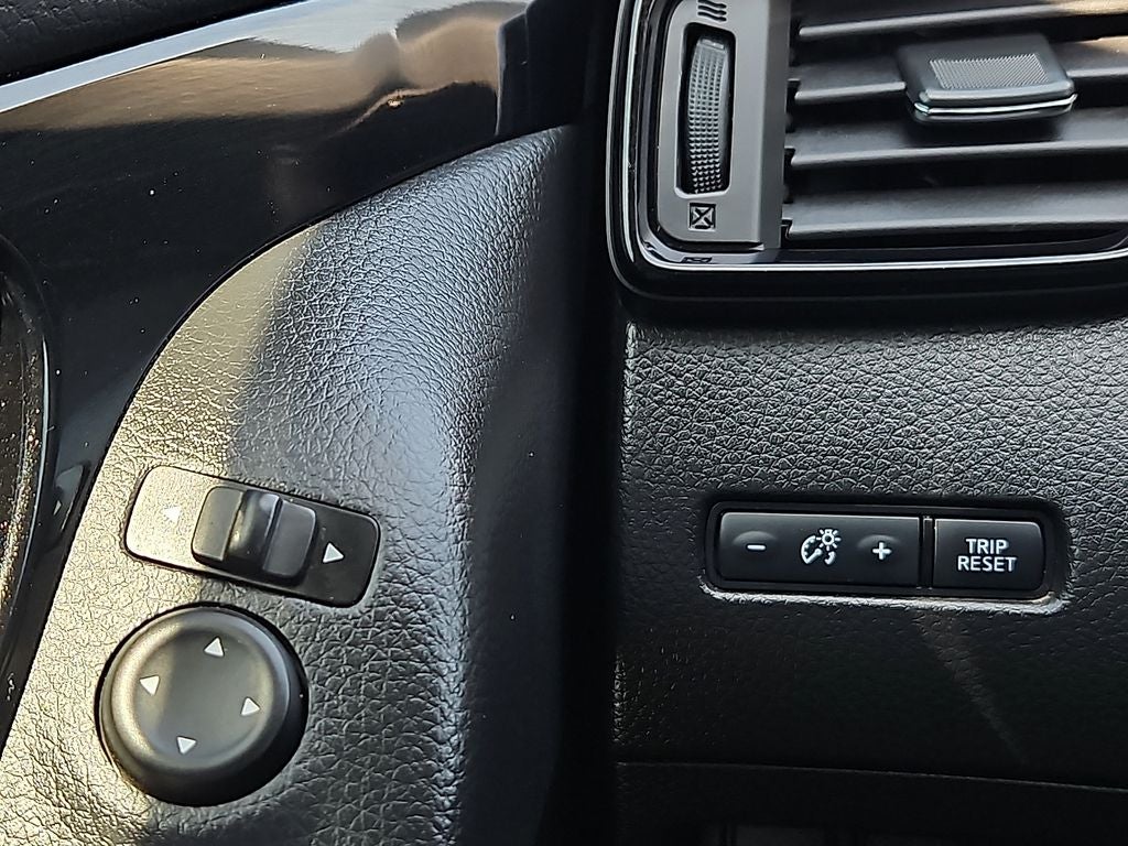 2020 Nissan Rogue Sport SV FWD Xtronic CVT
