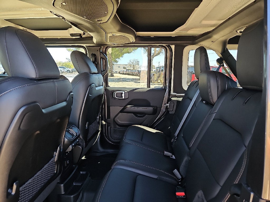 2027 Jeep Wrangler WRANGLER 4-DOOR SAHARA