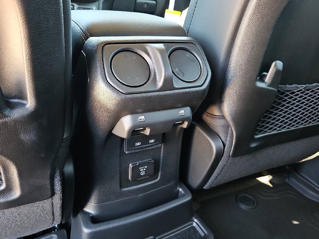 2027 Jeep Wrangler WRANGLER 4-DOOR SAHARA