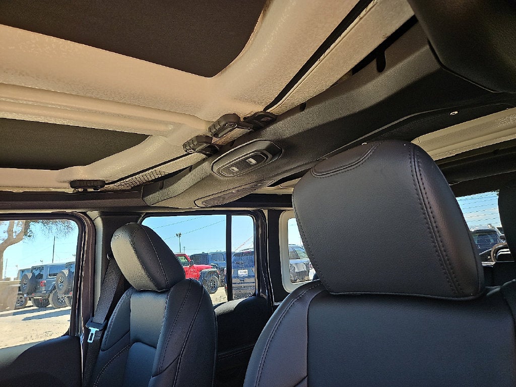 2027 Jeep Wrangler WRANGLER 4-DOOR SAHARA