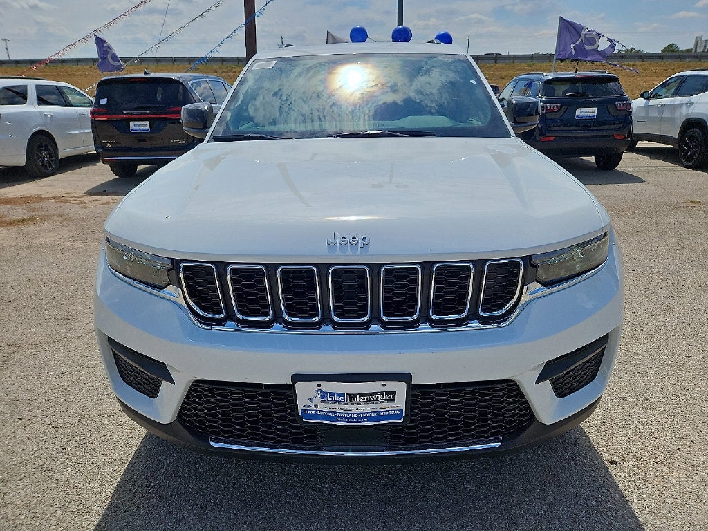 2027 Jeep Grand Cherokee Laredo X