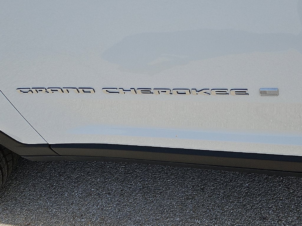 2027 Jeep Grand Cherokee Laredo X