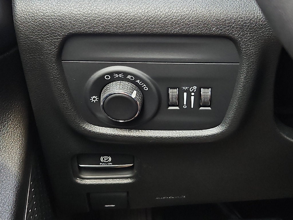 2027 Jeep Grand Cherokee Laredo X