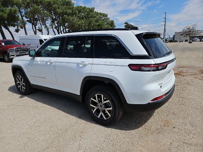 2027 Jeep Grand Cherokee Laredo X