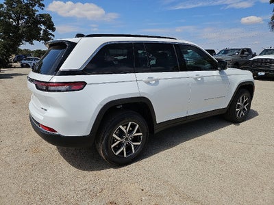 2027 Jeep Grand Cherokee Laredo X